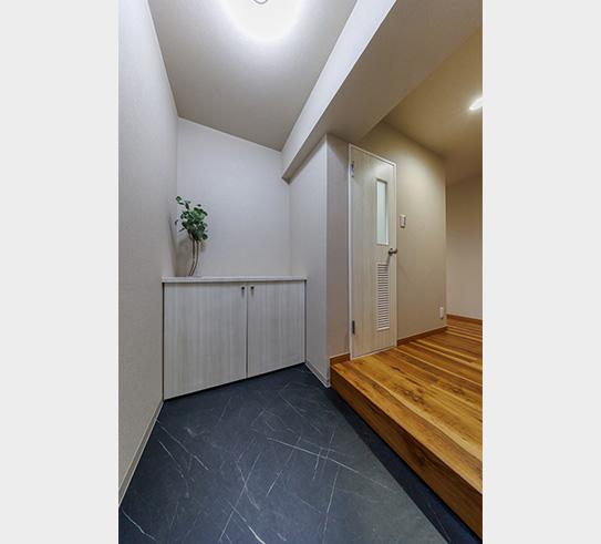 マンションの玄関土間リフォーム｜内装・キッチン（費用445万円）