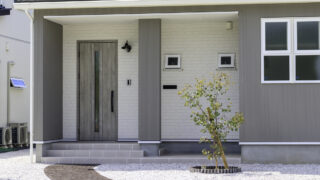 外観｜玄関の位置を見直して使いやすく｜動線・収納・外観がまとまる位置変更リフォームのポイントを解説