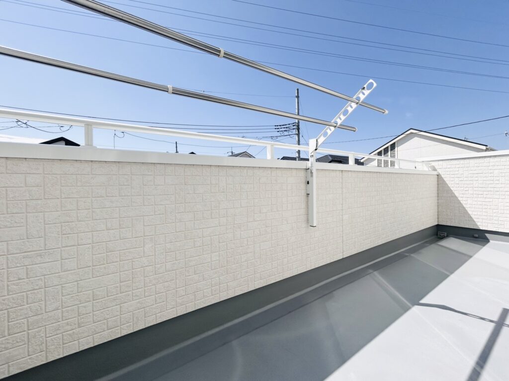 リフォームで戸建のベランダを部屋に｜2階ベランダ・インナーバルコニーを生活空間にする際の後悔ポイント・注意点を解説