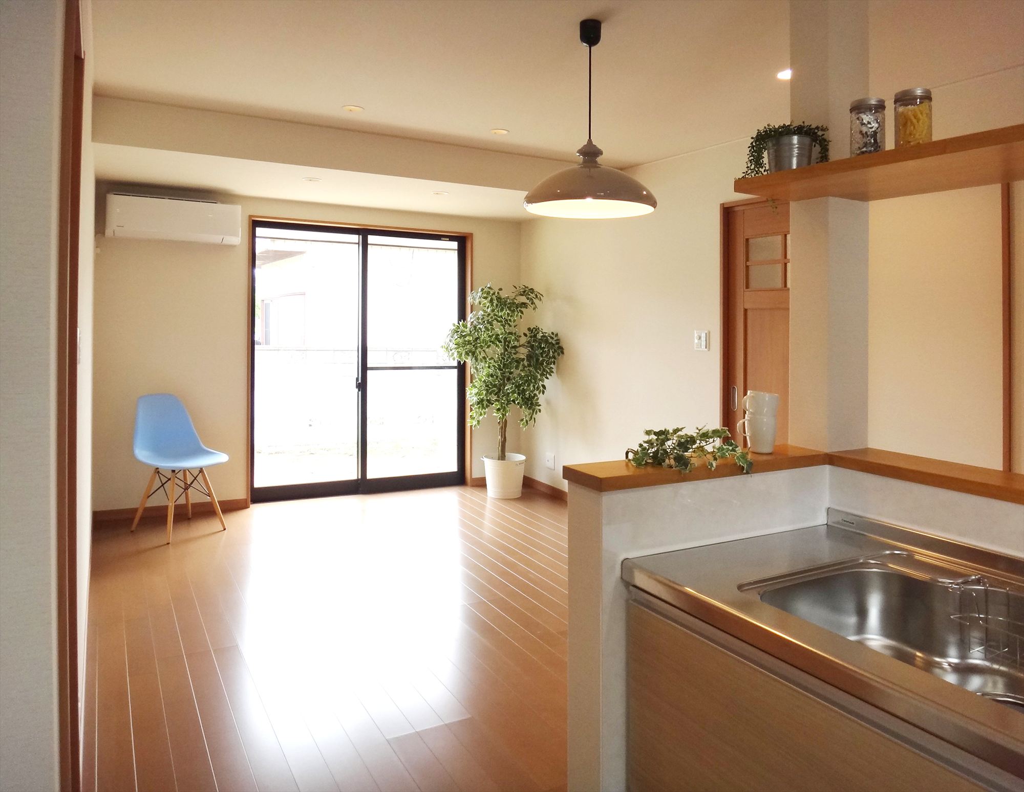 ペンダントライト｜インテリア性が高いが存在が強すぎることも