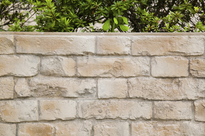 ブロック塀にフェンスを後付けする際の注意点